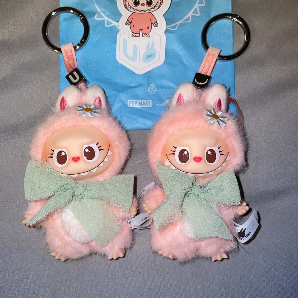 Labubu Mokoko Pin for Love Custom